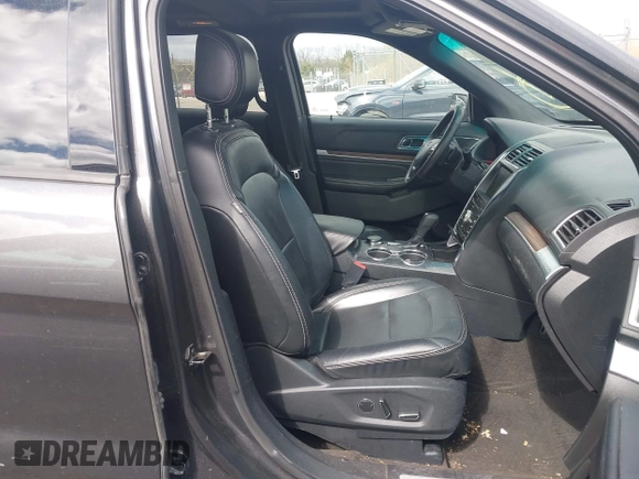 2016 Ford Explorer Limited with VIN 1FM5K8F89GGA06436, listed as a IAAI auction lot 42098933 with 215,526 mi miles. Bid and sale history available at carsss.com. Image 5.