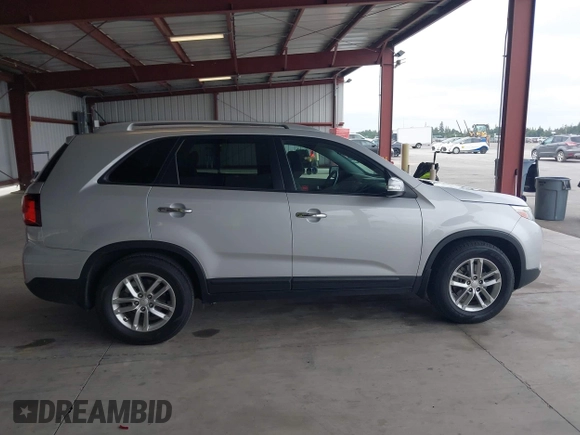 2015 Kia Sorento LX with VIN 5XYKT4A64FG589597, listed as a IAAI auction lot 42068816 with 107,948 mi miles. Bid and sale history available at carsss.com. Image 13.