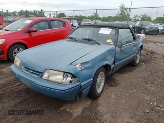 1993 Ford Mustang с VIN 1FACP44M3PF212921, выставлен на аукционе IAAI как лот 42337259 с пробегом 11 452 миль миль и . История ставок и продаж доступна на DreamBid. Изображение 2.