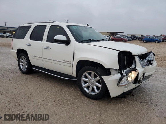 2013 GMC Yukon Denali with VIN 1GKS1EEF6DR326097, listed as a Copart auction lot 84966724 with 140,115 mi miles and Salvage Title. Bid and sale history available at carsss.com. Image 4.