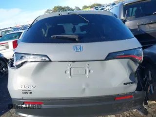 2024 Honda HR-V Sport with VIN 3CZRZ1H5XRM754465, listed as a IAAI auction lot 41406493 with 27,790 mi miles. Bid and sale history available at carsss.com. Image 16.
