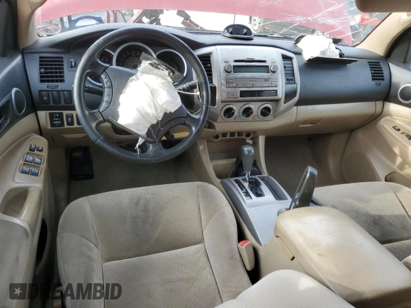 2010 Toyota Tacoma PreRunner z VIN 3TMJU4GN2AM106935, wystawiony jako Copart lot #55923065 z przebiegiem Nie podano mil oraz Szkoda całkowita • Salvage title. Historia ofert i sprzedaży dostępna na DreamBid. Obrazek 8.