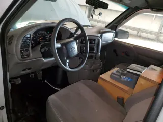 2000 Chevrolet Astro Cargo Van with VIN 1GCDM19W6YB169121, listed as a Copart auction lot 85204274 with 211,783 mi miles and Salvage Title. Bid and sale history available at carsss.com. Image 8.