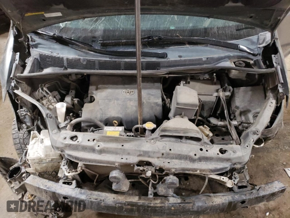 2012 Toyota Sienna XLE с VIN 5TDDK3DC3CS040365, выставлен на аукционе Copart как лот 63818815 с пробегом Не указан миль и Списание • Salvage title. История ставок и продаж доступна на DreamBid. Изображение 12.