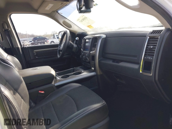 2018 Ram 2500 Big Horn z VIN 3C6UR5ML1JG177542, wystawiony jako IAAI lot #41850767 z przebiegiem 81 253 mil mil oraz . Historia ofert i sprzedaży dostępna na DreamBid. Obrazek 5.