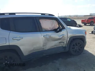 2017 Jeep Renegade Latitude with VIN ZACCJABB9HPF14286, listed as a IAAI auction lot 42042956 with 79,521 mi miles. Bid and sale history available at carsss.com. Image 6.