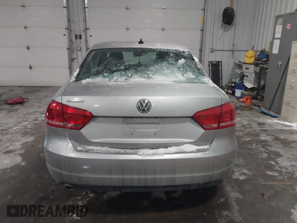 2013 Volkswagen Passat SE w/Sunroof & Nav with VIN 1VWBP7A30DC150018, listed as a IAAI auction lot 41580416 with 75,231 mi miles. Bid and sale history available at carsss.com. Image 17.