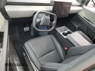 2024 Tesla Cybertruck с VIN 7G2CEHED3RA051591, выставлен на аукционе Copart как лот 56845395 с пробегом Не указан миль и На запчасти • Non repairable. История ставок и продаж доступна на DreamBid. Изображение 8.