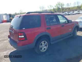 2006 Ford Explorer XLT with VIN 1FMEU73EX6UA02233, listed as a IAAI auction lot 42135158 with 114,137 mi miles. Bid and sale history available at carsss.com. Image 4.