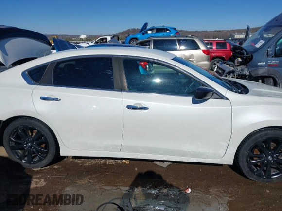 2017 Nissan Altima SV z VIN 1N4AL3AP6HC213060, wystawiony jako IAAI lot #41352725 z przebiegiem 163 692 mil mil oraz . Historia ofert i sprzedaży dostępna na DreamBid. Obrazek 13.