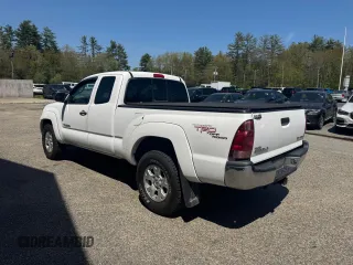 2005 Toyota Tacoma with VIN 5TEUU42N35Z126382, listed as a Copart auction lot 56938225 with 260,634 mi miles and Clean Title. Bid and sale history available at DreamBid. Image 3.