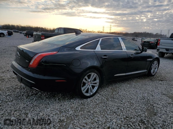 2016 Jaguar XJ Portfolio with VIN SAJWA2G71G8V95573, listed as a Copart auction lot 85975594 with 82,221 mi miles and Salvage title. Bid and sale history available at DreamBid. Image 3.