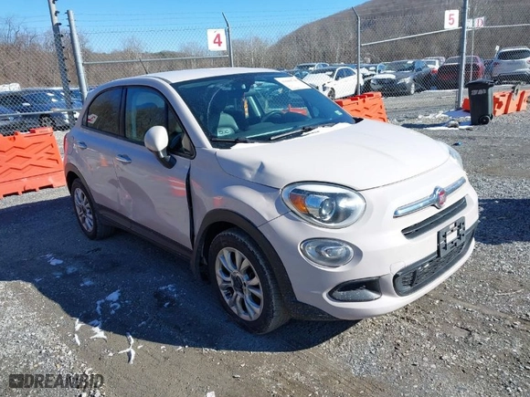 2016 FIAT 500X Easy with VIN ZFBCFXBT2GP434081, listed as a IAAI auction lot 41608740 with 140,325 mi miles. Bid and sale history available at carsss.com. Image 1.