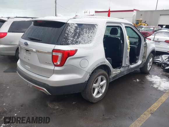 2017 Ford Explorer XLT with VIN 1FM5K8D81HGA60043, listed as a IAAI auction lot 41801281 with 88,568 mi miles and . Bid and sale history available at carsss.com. Image 4.