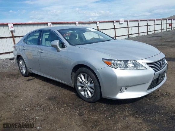 2013 Lexus ES 300h Hybrid with VIN JTHBW1GG5D2012539, listed as a IAAI auction lot 41893892 with 47,999 mi miles. Bid and sale history available at carsss.com. Image 1.