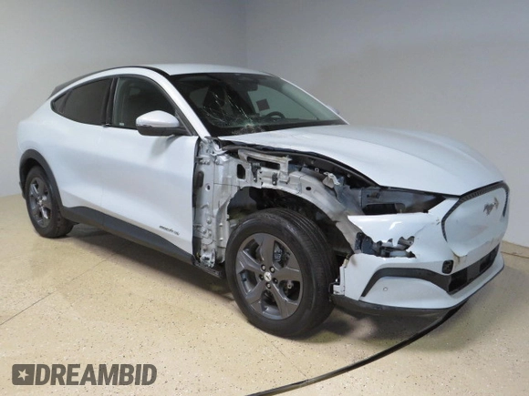 2022 Ford Mustang Mach-E Select с VIN 3FMTK1SS2NMA18639, выставлен на аукционе Copart как лот 74613084 с пробегом 8 454 миль миль и Списание • Salvage title. История ставок и продаж доступна на DreamBid. Изображение 1.