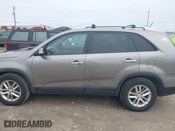 2015 Kia Sorento LX with VIN 5XYKTDA60FG649259, listed as a IAAI auction lot 41935821 with 161,046 mi miles and . Bid and sale history available at DreamBid. Image 14.