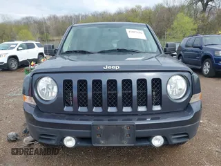 2014 Jeep Patriot Sport with VIN 1C4NJPBB6ED906017, listed as a IAAI auction lot 42097186 with 203,896 mi miles. Bid and sale history available at carsss.com. Image 12.