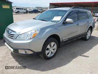 2011 Subaru Outback Premium z VIN 4S4BRCCC1B3376225, wystawiony jako IAAI lot #42080116 z przebiegiem 324 551 mil mil oraz . Historia ofert i sprzedaży dostępna na DreamBid. Obrazek 2.