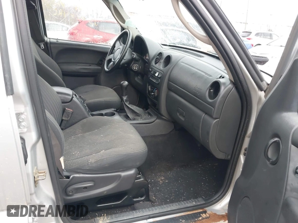 2003 Jeep Liberty Sport with VIN 1J4FK48183W530298, listed as a IAAI auction lot 41909632 with 252,726 mi miles and . Bid and sale history available at DreamBid. Image 5.