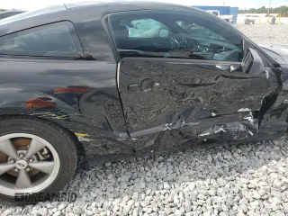 2005 Ford Mustang GT Deluxe с VIN 1ZVHT82H955140714, выставлен на аукционе Copart как лот 63867025 с пробегом 93 237 миль миль и Списание • Salvage title. История ставок и продаж доступна на DreamBid. Изображение 10.