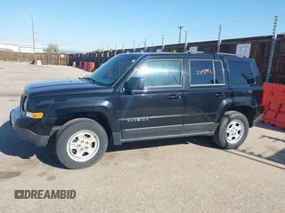 2016 Jeep Patriot Sport z VIN 1C4NJRBB9GD741515, wystawiony jako IAAI lot #42245982 z przebiegiem 134 142 mil mil oraz . Historia ofert i sprzedaży dostępna na DreamBid. Obrazek 14.