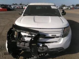 2013 Ford Utility Police Interceptor with VIN 1FM5K8AR7DGC25908, listed as a IAAI auction lot 42003694 with 137,422 mi miles. Bid and sale history available at carsss.com. Image 12.