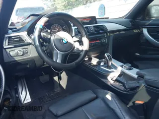 2015 BMW 4 Series 435i xDrive z VIN WBA3R5C51FK372061, wystawiony jako IAAI lot #42546096 z przebiegiem 163 692 mil mil oraz . Historia ofert i sprzedaży dostępna na DreamBid. Obrazek 5.