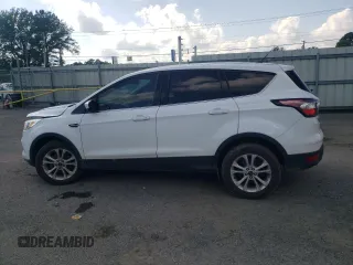 2017 Ford Escape SE z VIN 1FMCU0GD8HUA54074, wystawiony jako Copart lot #58860525 z przebiegiem 149 668 mil mil oraz Szkoda całkowita • Salvage title. Historia ofert i sprzedaży dostępna na DreamBid. Obrazek 2.