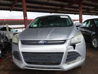 2013 Ford Escape SE with VIN 1FMCU9G96DUC86666, listed as a IAAI auction lot 41748939 with 147,452 mi miles. Bid and sale history available at carsss.com. Image 6.
