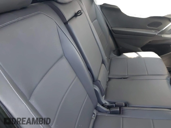 2018 Volkswagen Tiguan SEL with VIN 3VV2B7AXXJM020392, listed as a IAAI auction lot 42646948 with 58,685 mi miles and . Bid and sale history available at DreamBid. Image 8.