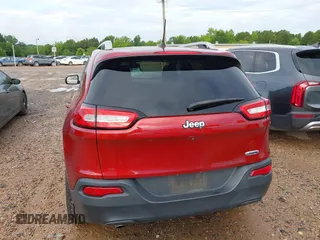 2017 Jeep Cherokee Latitude z VIN 1C4PJLCB2HW642335, wystawiony jako IAAI lot #42468776 z przebiegiem 147 126 mil mil oraz . Historia ofert i sprzedaży dostępna na DreamBid. Obrazek 16.