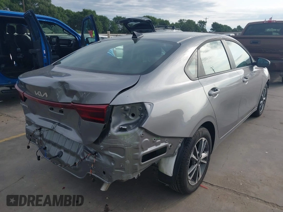 2024 Kia Forte LXS z VIN 3KPF24AD6RE836512, wystawiony jako IAAI lot #42166367 z przebiegiem 3 352 mil mil oraz . Historia ofert i sprzedaży dostępna na DreamBid. Obrazek 4.