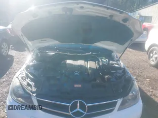 2015 Mercedes-Benz C-Class C 250 with VIN WDDGJ4HB3FG389019, listed as a IAAI auction lot 41220328 with 1 mi miles. Bid and sale history available at carsss.com. Image 10.