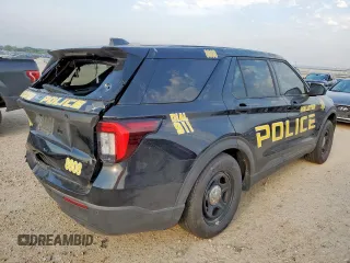 2025 Ford Police Interceptor Utility z VIN 1FM5K8AB7SGA28608, wystawiony jako Copart lot #57248625 z przebiegiem 5940 mil mil oraz Szkody całkowita. Historia ofert i sprzedaży dostępna na DreamBid. Obrazek 3.