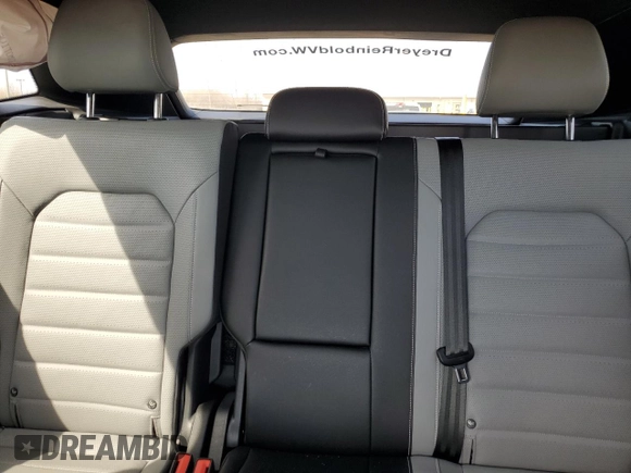 2024 Volkswagen Atlas SEL R-Line with VIN 1V2AE2CAXRC228149, listed as a Copart auction lot 51111825 with 6,548 mi miles and Salvage title. Bid and sale history available at DreamBid. Image 10.