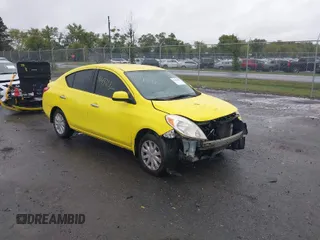 2012 Nissan Versa SV with VIN 3N1CN7AP9CL852473, listed as a IAAI auction lot 40433182 with 87,810 mi miles. Bid and sale history available at carsss.com. Image 1.