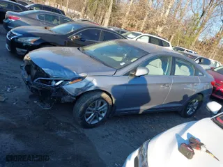 2017 Hyundai Sonata SE with VIN 5NPE24AF0HH568287, listed as a IAAI auction lot 41272571 with 1 mi miles. Bid and sale history available at carsss.com. Image 13.