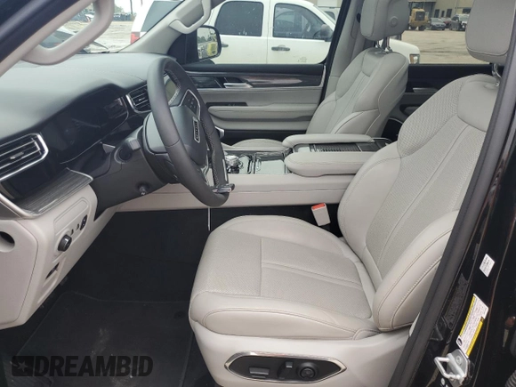 2022 Jeep Wagoneer Series II with VIN 1C4SJVBT4NS114508, listed as a Copart auction lot 55601995 with 39,433 mi miles and Salvage Title. Bid and sale history available at DreamBid. Image 7.