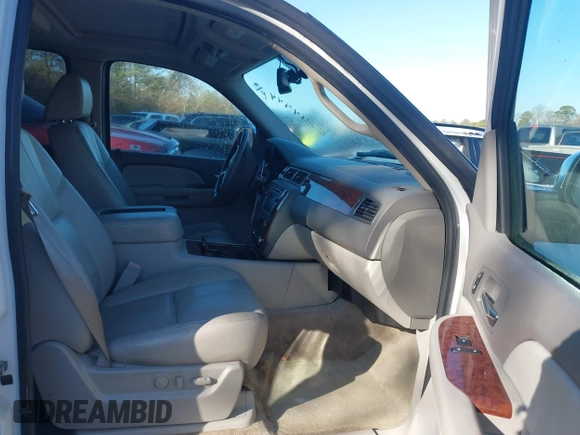 2007 Chevrolet Suburban LT with VIN 3GNFC160X7G298486, listed as a IAAI auction lot 41494944 with 348,108 mi miles and . Bid and sale history available at DreamBid. Image 5.