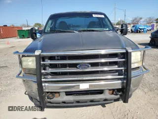2004 Ford F-250 XL z VIN 1FTNF20L74EA08048, wystawiony jako Copart lot #49302705 z przebiegiem 232 336 mil mil oraz Szkoda całkowita • Salvage title. Historia ofert i sprzedaży dostępna na DreamBid. Obrazek 5.