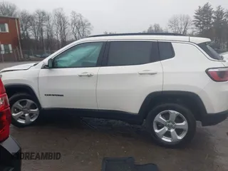 2019 Jeep Compass Latitude with VIN 3C4NJDBB6KT847829, listed as a IAAI auction lot 41476956 with 58,423 mi miles. Bid and sale history available at carsss.com. Image 14.