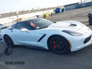 2015 Chevrolet Corvette 1LT z VIN 1G1YB2D72F5124033, wystawiony jako IAAI lot #41396693 z przebiegiem 26 056 mil mil oraz . Historia ofert i sprzedaży dostępna na DreamBid. Obrazek 13.