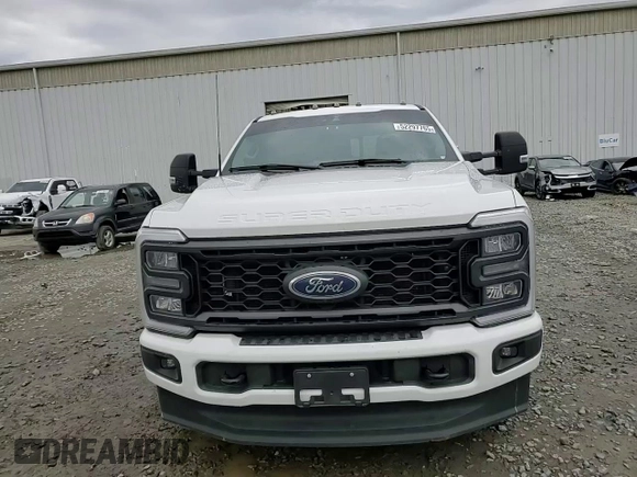 2023 Ford F-350 XL с VIN 1FT8W3BT6PED13884, выставлен на аукционе Copart как лот 52297765 с пробегом 56 112 миль миль и Списание • Salvage title. История ставок и продаж доступна на DreamBid. Изображение 13.