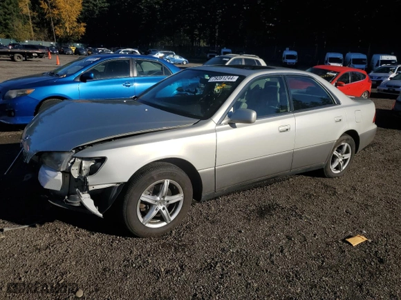 1998 Lexus ES 300 Luxury Sport Sdn with VIN JT8BF28G7W0135973, listed as a Copart auction lot 79391244 with 121,949 mi miles and Salvage Title. Bid and sale history available at carsss.com. Image 1.