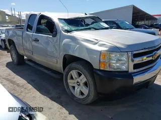 2007 Chevrolet Silverado 1500 LT w/2LT with VIN 2GCEC19J771637240, listed as a IAAI auction lot 41921738 with 163,590 mi miles. Bid and sale history available at carsss.com. Image 1.