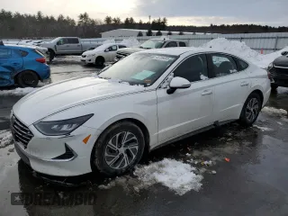 2020 Hyundai Sonata Hybrid Blue with VIN KMHL24JJ5LA012757, listed as a Copart auction lot 43706885 with 90,940 mi miles and Salvage Title. Bid and sale history available at carsss.com. Image 1.
