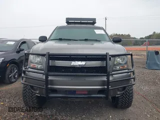 2008 Chevrolet Tahoe Special Service with VIN 1GNFK03058R252177, listed as a IAAI auction lot 41859933 with 176,574 mi miles. Bid and sale history available at carsss.com. Image 12.