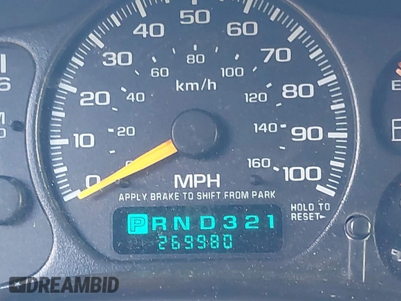 2000 Chevrolet Suburban LT with VIN 3GNGK26U9YG200551, listed as a IAAI auction lot 41527081 with 269,980 mi miles. Bid and sale history available at carsss.com. Image 15.