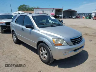 2008 Kia Sorento LX with VIN KNDJD735285843348, listed as a IAAI auction lot 41937409 with 89,735 mi miles and . Bid and sale history available at DreamBid. Image 1.